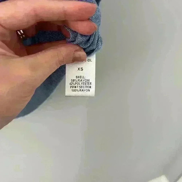 THML Chambray Tank with Neck Detail Size XS - Picture 3 of 5